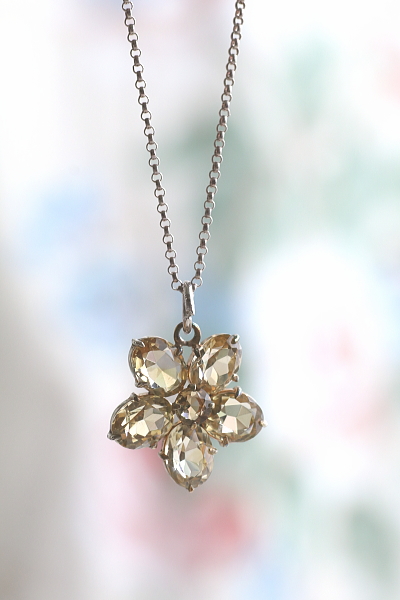 シトリンフラワーペンダント　ネックレス　ヨーロッパ　アンティークストリュフ