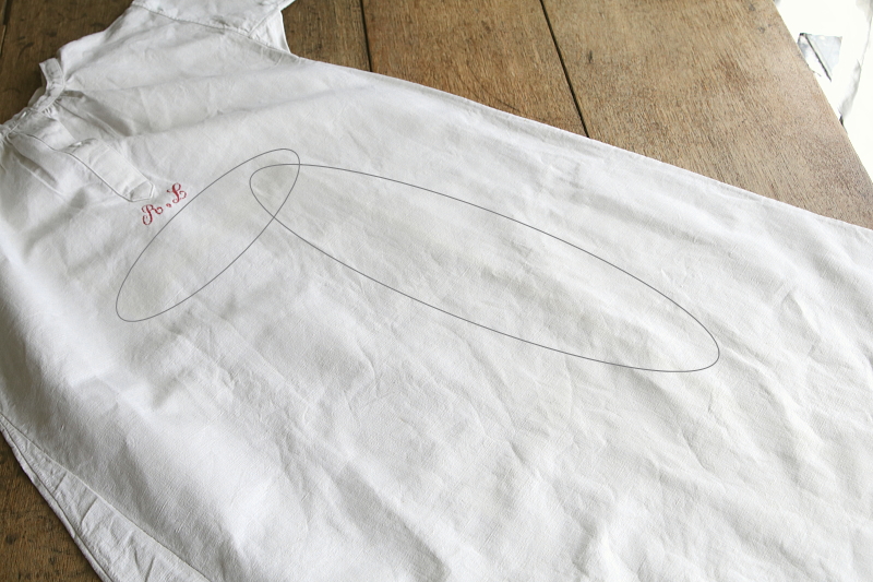 イニシャル刺繍のリネンナイティ　フランス　アンティークストリュフ