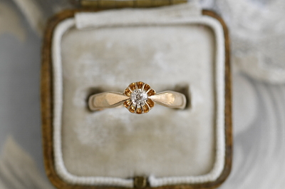 オールドマインカットダイヤモンド　ソリテールリング　エンゲージリング　婚約指輪　イギリス アンティークストリュフ