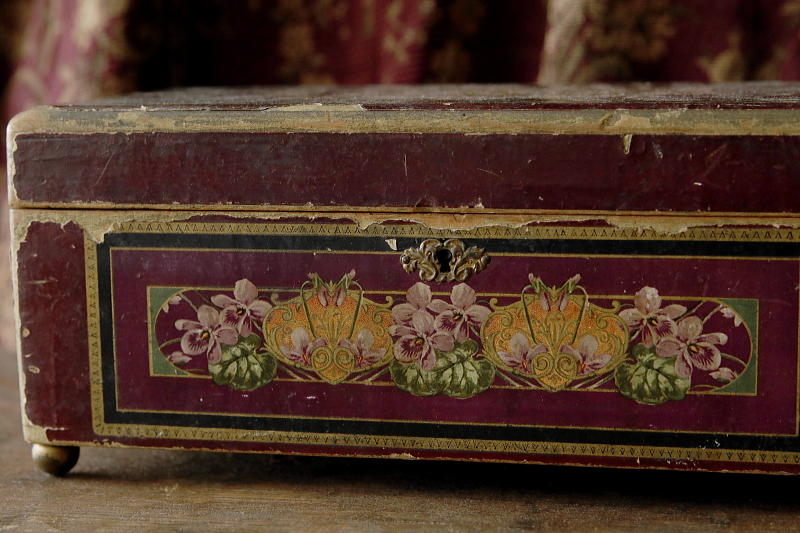 菫の紙貼りグローブボックス　コレクションボックス　ヨーロッパ　アンティークストリュフ