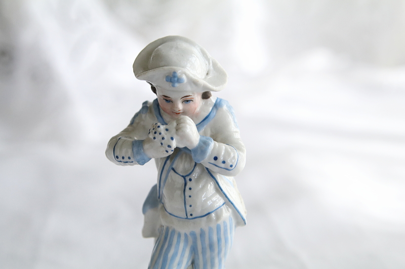 二角帽子の少年像　ドイツ　アンティークストリュフ