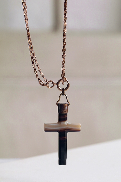 ヴィクトリアンアゲートクロスペンダント イギリス アンティークストリュフ