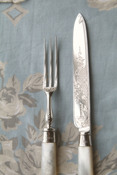 ハンドエングレービングデザートナイフアンドフォーク　Richard Frederick Mosley　イギリス　アンティークストリュフ