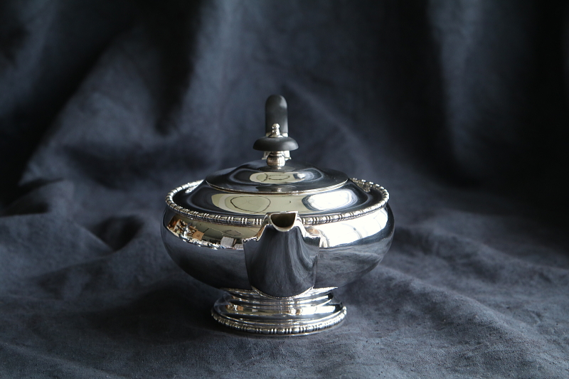 walker and hall シルバープレートティー四点揃い　ティーポット　イギリス アンティークストリュフ