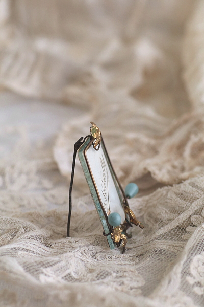 小さなスーベニールフォトスタンド　フランス アンティークストリュフ