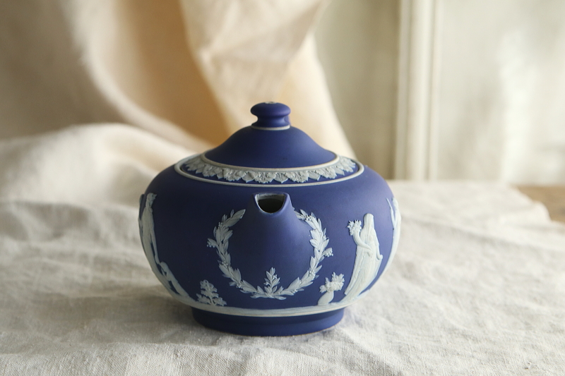 WEDGWOOD　ジャスパーウェアティーポット　イギリス アンティークストリュフ