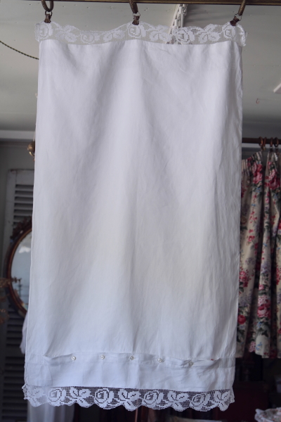 バラと小鳥のフィレレース　ベビーズデュベカバー　フランス　アンティークストリュフ