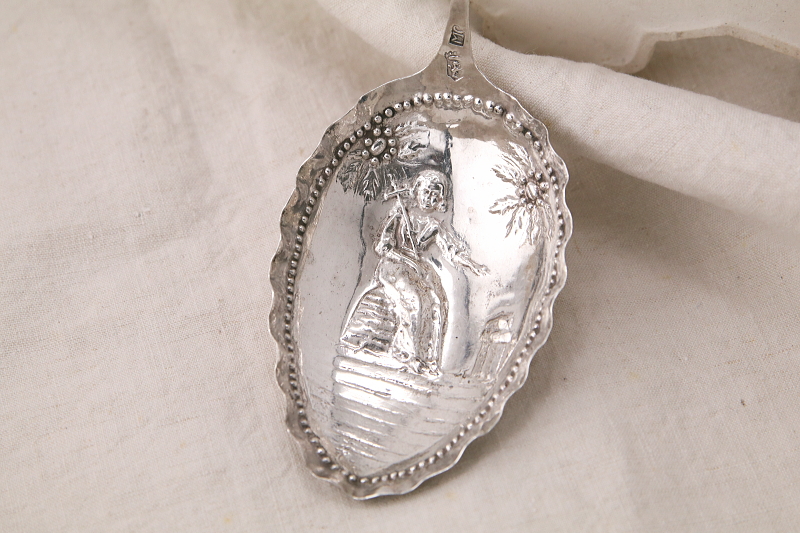 幼子ヨハネのシルバースクープ　ティーキャディースプーン　ハーナウ　ドイツ　アンティークストリュフ