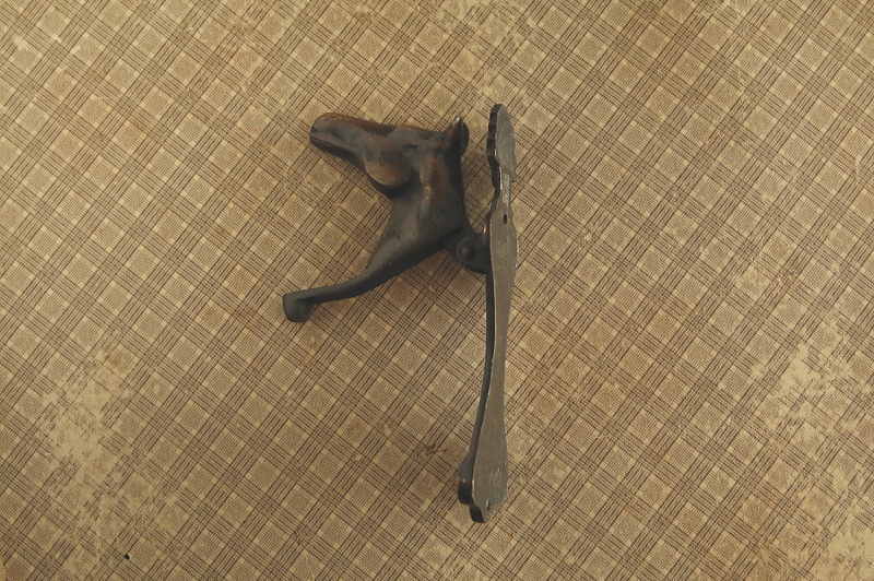 ホースヘッドのドアノッカー　イギリス　アンティークストリュフ