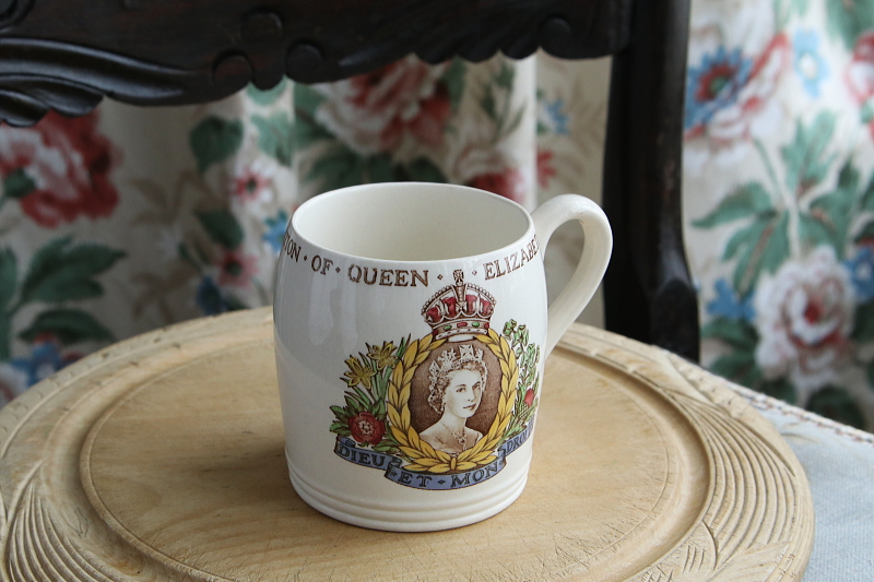 エリザベス2世のコロネーションマグ　spode copeland イギリス　アンティークストリュフ