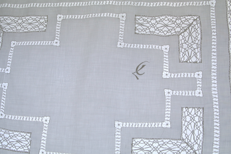 ボビンレースのクッションカバーペア　イギリス　アンティークストリュフ