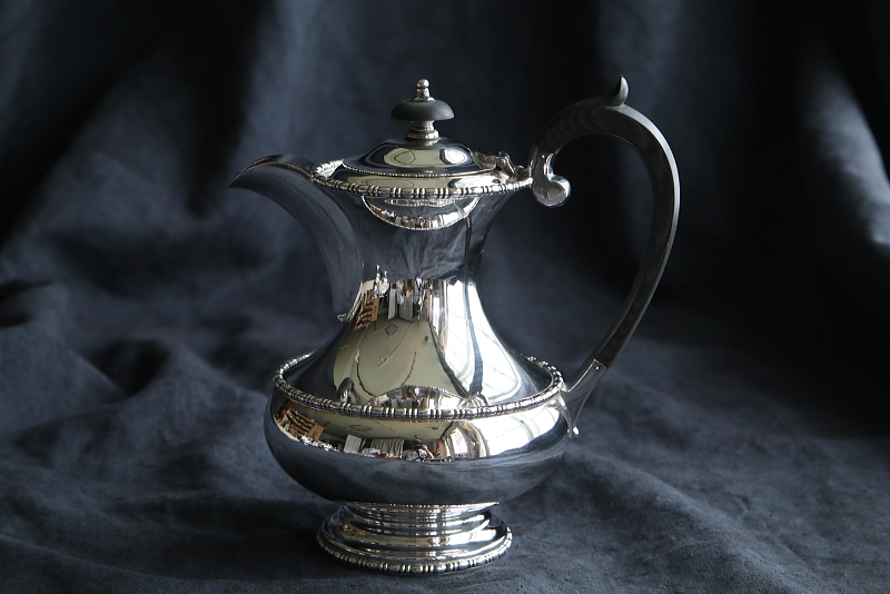 walker and hall シルバープレートティー四点揃い　ティーポット　イギリス アンティークストリュフ