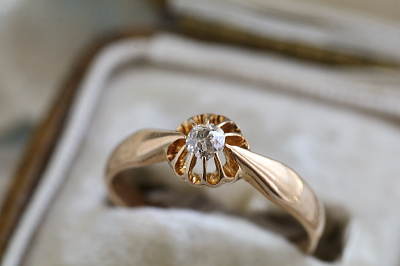 オールドマインカットダイヤモンド　ソリテールリング　エンゲージリング　婚約指輪　イギリス アンティークストリュフ