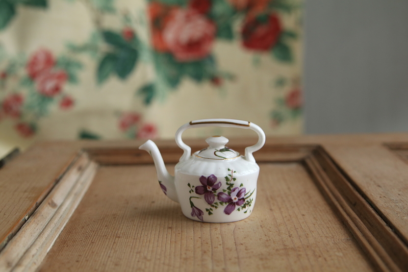 スミレのミニチュア陶器　hammersley イギリス アンティークストリュフ