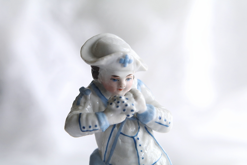 二角帽子の少年像　ドイツ　アンティークストリュフ