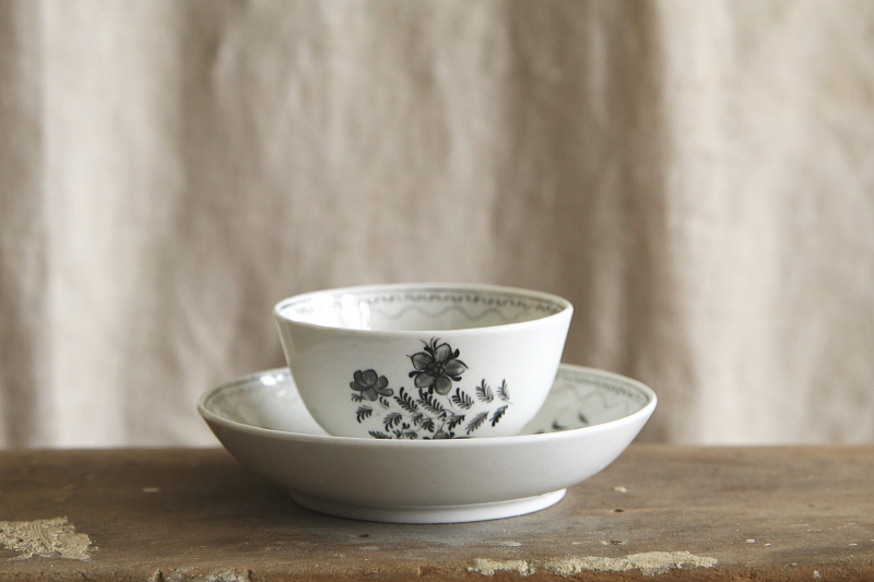 アーリーヴィクトリアン　ティーボウルソーサー　草花文　アンティークストリュフ