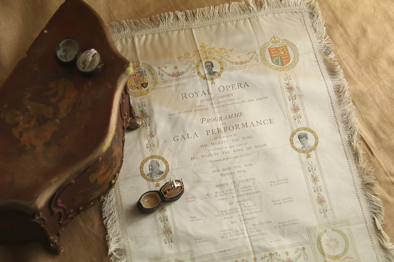 シルクのオペラプログラム　ロイヤル・オペラ・ハウス　イギリス アンティークストリュフ