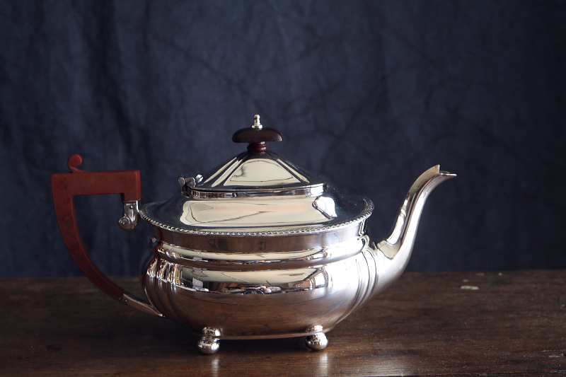 シルバープレートティー4点セット　イギリス　アンティークストリュフ