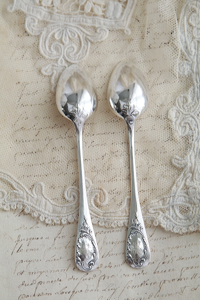 クリストフル Christofle　花のモノグラムティースプーン　フランス　アンティークストリュフ