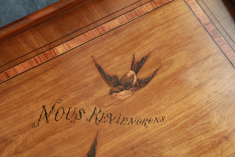 ツバメのオリーブウッドトレイ　フランス　アンティークストリュフ