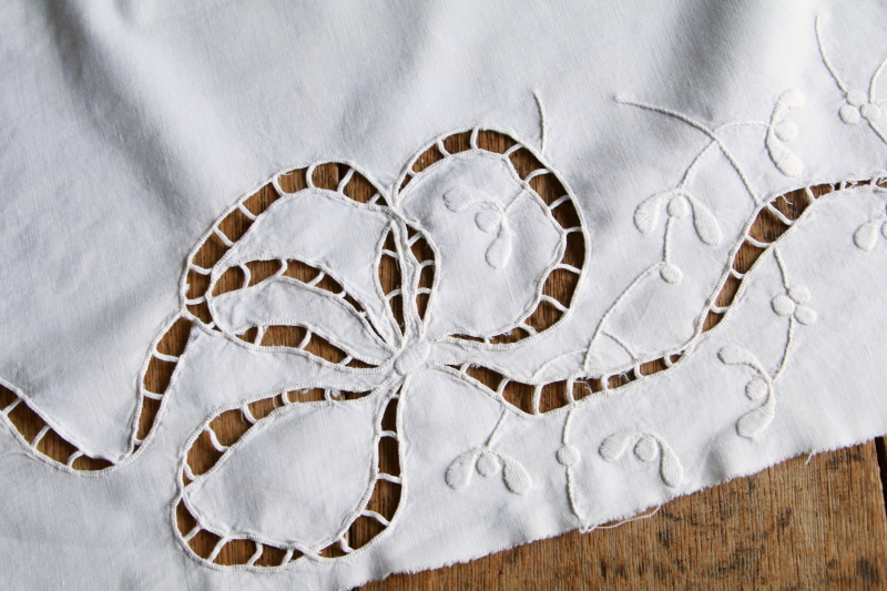 ヤドリギとリボン　カットワーク刺繍パネル　フランス　アンティークストリュフ