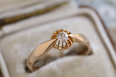 オールドマインカットダイヤモンド　ソリテールリング　エンゲージリング　婚約指輪　イギリス アンティークストリュフ