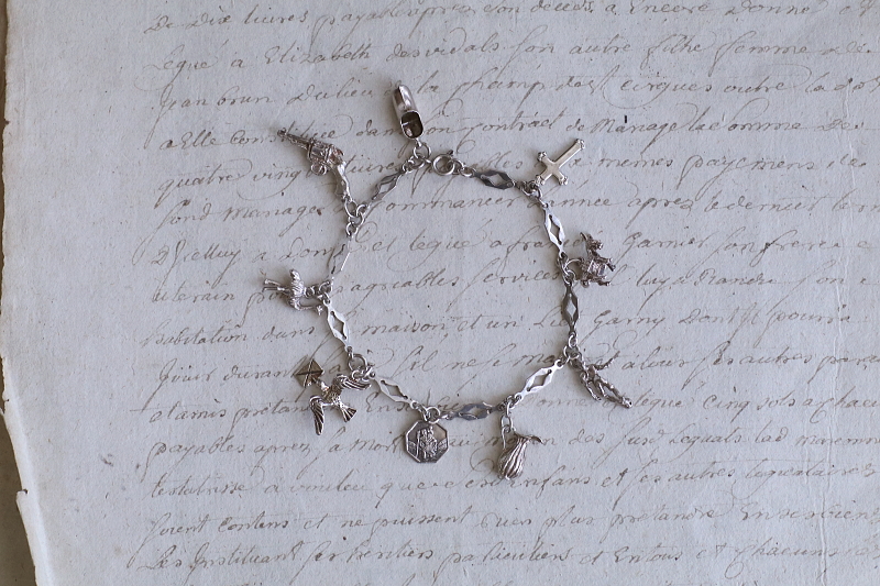 9シルバーチャームブレスレット　イギリス　アンティークストリュフ