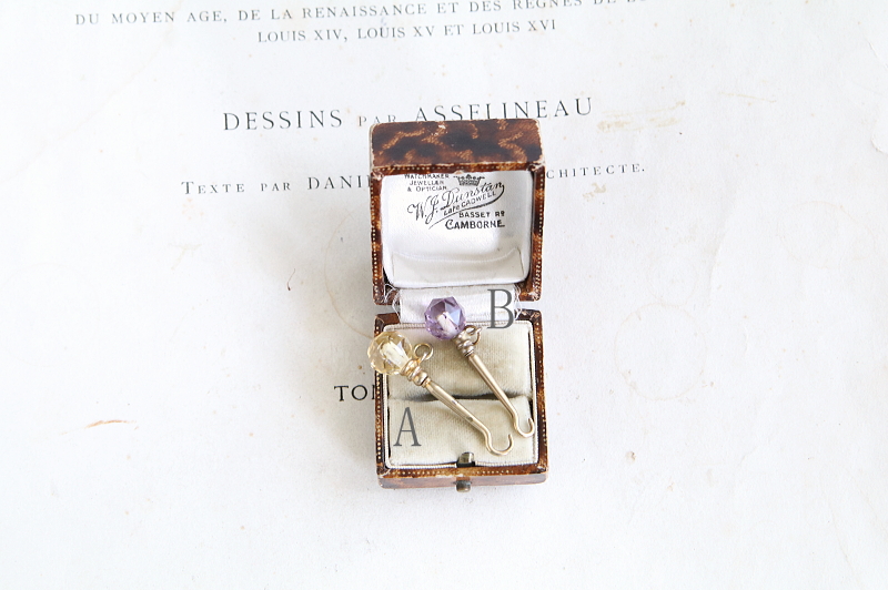 シトリンとアメシストのボタンフック　イギリス アンティークストリュフ