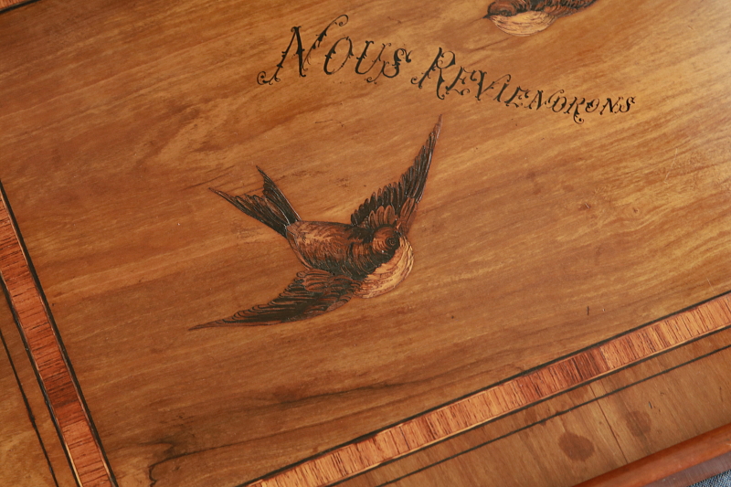 ツバメのオリーブウッドトレイ　フランス　アンティークストリュフ