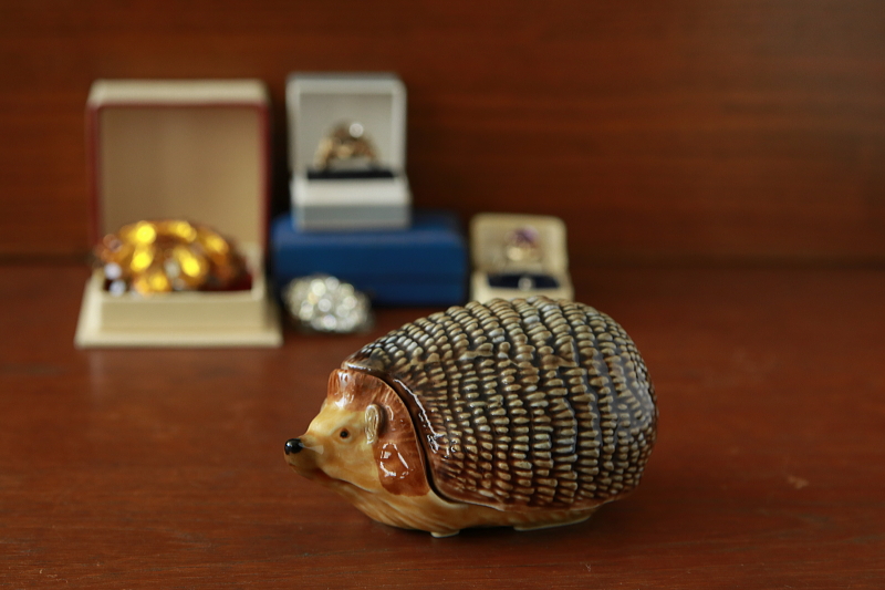 ヘッジホッグの小物入れ　WADE　イギリス　アンティークストリュフ