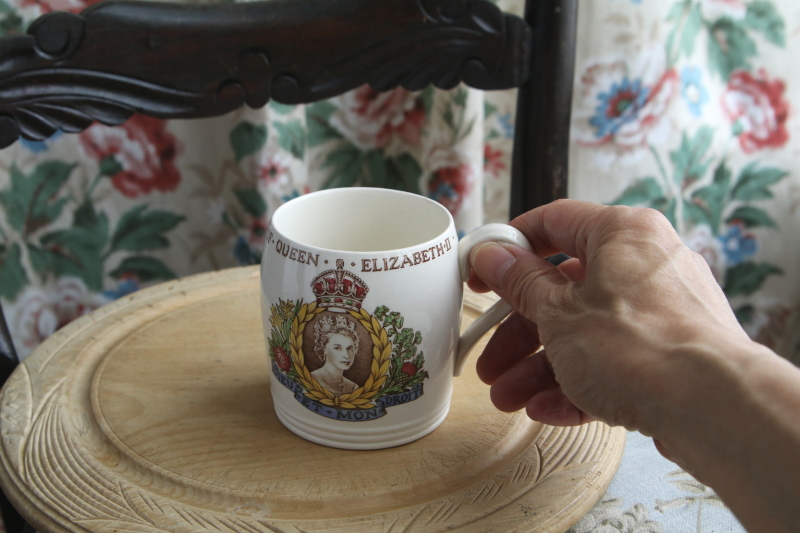 エリザベス2世のコロネーションマグ　spode copeland イギリス　アンティークストリュフ