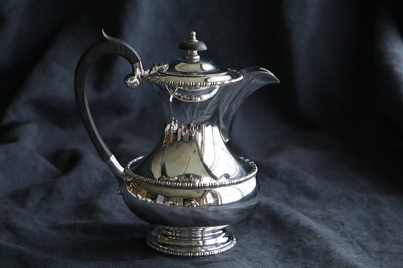walker and hall シルバープレートティー四点揃い　ティーポット　イギリス アンティークストリュフ