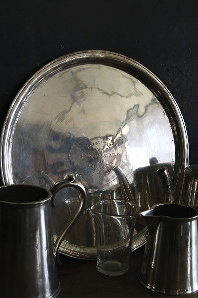 シルバープレート　ラウンドトレイ　コルカタ アンティークストリュフ 20251107