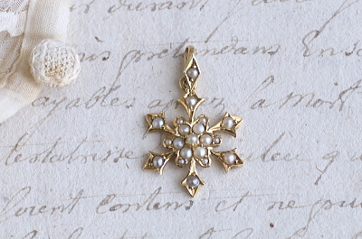 シードパール　立花のゴールドペンダント　アンティークジュエリー　イギリス　アンティークストリュフ 20251210