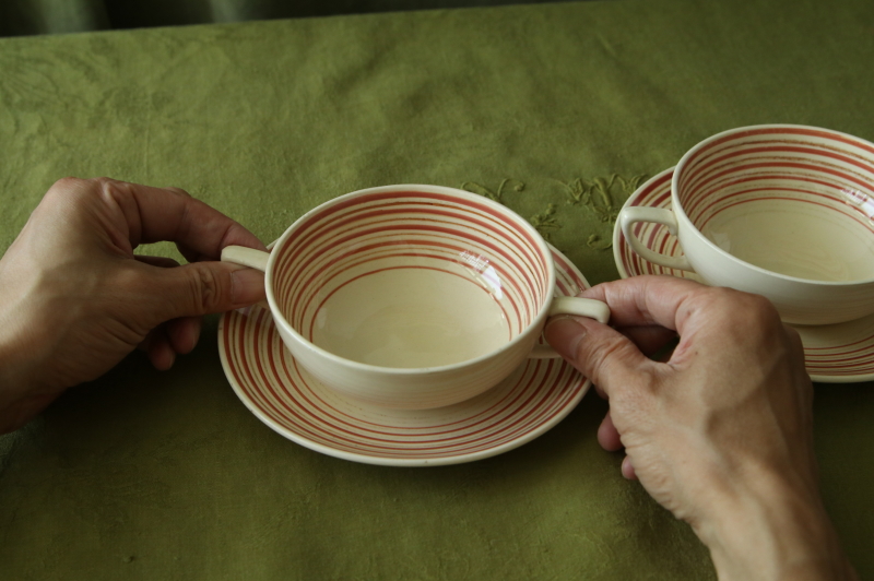 クレヨンライン　スープカップソーサー　ピンク　イギリス　susie cooper アンティークストリュフ