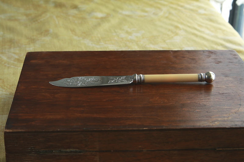 アイボリーハンドル　花の彫刻　JOHN SANDERSON & SON　イギリス　アンティークストリュフ