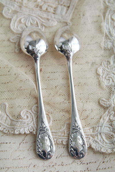 クリストフル Christofle　花のモノグラムティースプーン　フランス　アンティークストリュフ