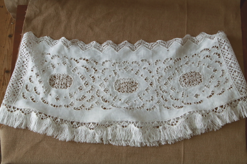 カットワークとレースのループリネンパネル　フランス　アンティークストリュフ