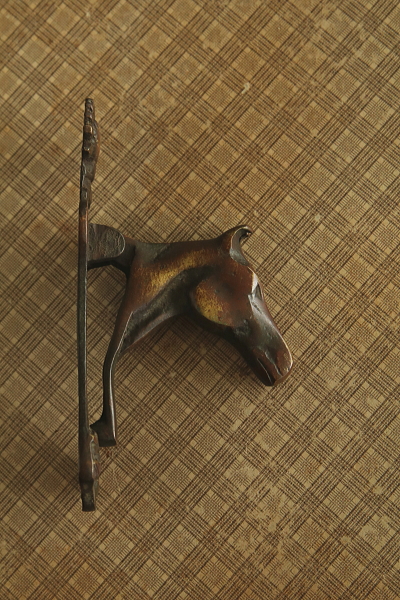 ホースヘッドのドアノッカー　イギリス　アンティークストリュフ 20250827