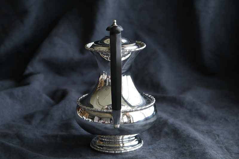 walker and hall シルバープレートティー四点揃い　ティーポット　イギリス アンティークストリュフ