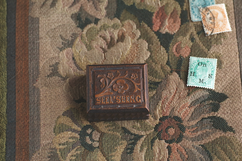 木彫スタンプケース　seelisberg　スイス アンティークストリュフ