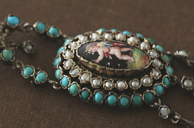 天子のエナメルミニアチュール　ターコイズアンドパール　シルバーペンダント　ヨーロッパ　アンティークストリュフ