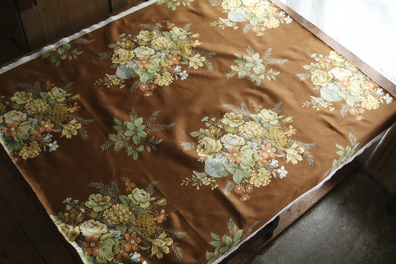 薔薇のフラワーベース　プリントファブリック　サンダーソン　sanderson イギリス　アンティークストリュフ