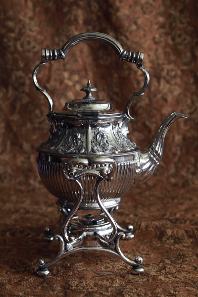 薔薇のレリーフのティーケトルアンドスタンド　philip ashberry and sons ヴィクトリアン　イギリス　アンティークストリュフ