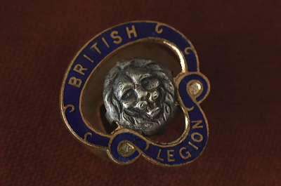 ライオンヘッドのエナメルピンバッジ　royal british legion イギリス　アンティークストリュフ