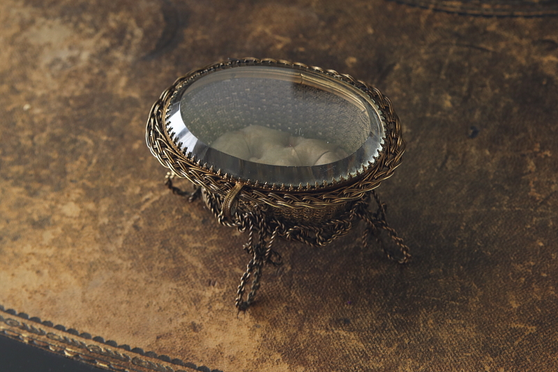 ワイヤーパニエのジュエリーボックス　アンティークジュエリー　ヴィンテーアクセサリー　フランス　アンティークストリュフ