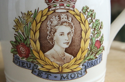 エリザベス2世のコロネーションマグ　spode copeland イギリス　アンティークストリュフ