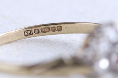 ルビーダイヤデイジーリング　ヴィンテージ　イギリス　アンティークストリュフ 20251218