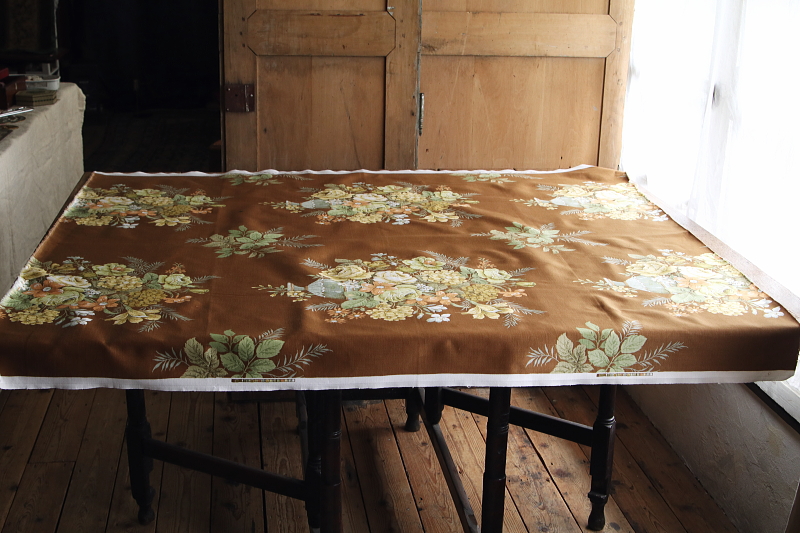 薔薇のフラワーベース　プリントファブリック　サンダーソン　sanderson イギリス　アンティークストリュフ