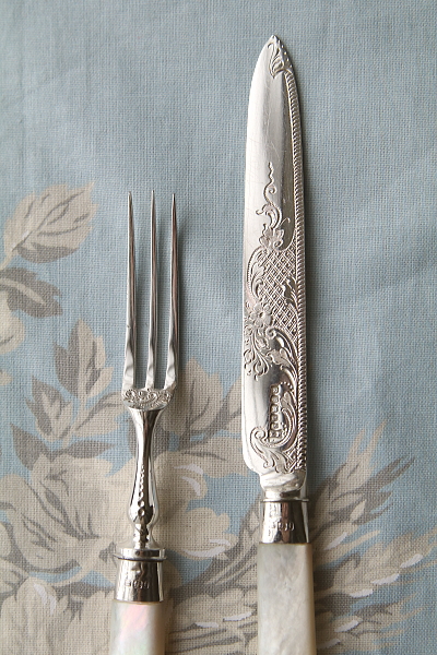 ハンドエングレービングデザートナイフアンドフォーク　Richard Frederick Mosley　イギリス　アンティークストリュフ